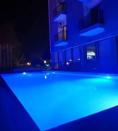 Papillon Hotel מלון Çeşme